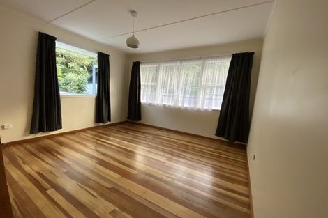 Photo of property in 121 Breaker Bay Road, Breaker Bay, Wellington, 6022