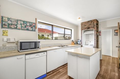 Photo of property in 13 Waimai Avenue, Weymouth, Auckland, 2103