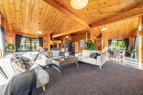 Photo of property in 19 Carlow Grove, Birchville, Upper Hutt, 5018