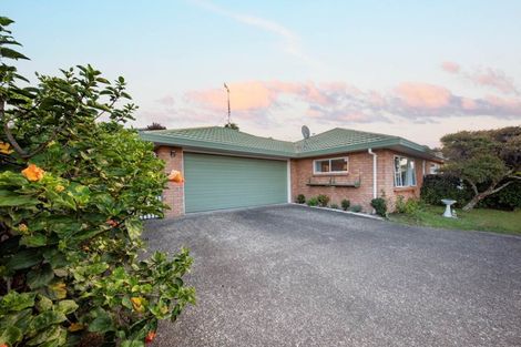 Photo of property in 10 Ryden Place, Glen Eden, Auckland, 0602
