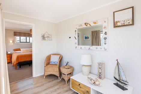 Photo of property in 8 Roore Street, Foxton Beach, Foxton, 4815