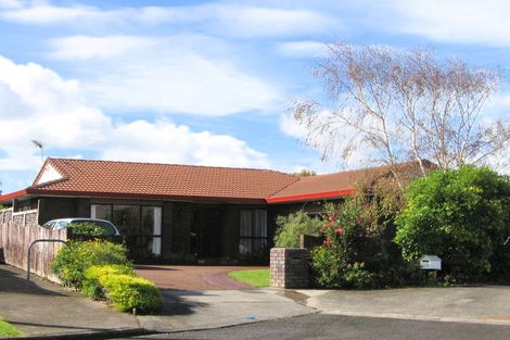 Photo of property in 7 Kadina Place, Botany Downs, Auckland, 2010