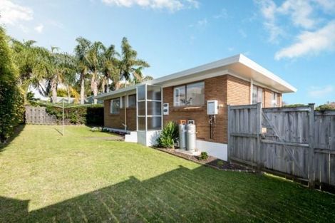 Photo of property in 2/28 Prince Regent Drive, Half Moon Bay, Auckland, 2012