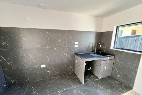 Photo of property in 1/2145 Great North Road, Avondale, Auckland, 0600