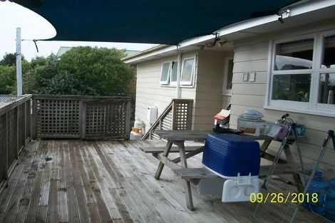 Photo of property in 6 Thomas Avenue, Te Atatu Peninsula, Auckland, 0610