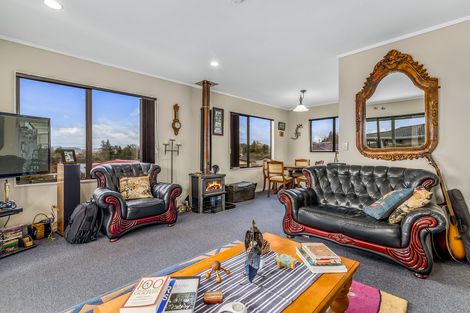 Photo of property in 3a Hawk Place, Selwyn Heights, Rotorua, 3015