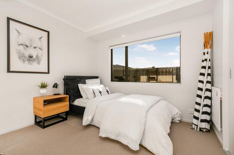Photo of property in 11 Creda Road, Wattle Downs, Auckland, 2103