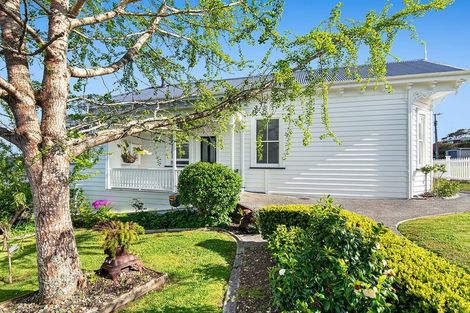 Photo of property in 33 Garfield Road, Helensville, 0800