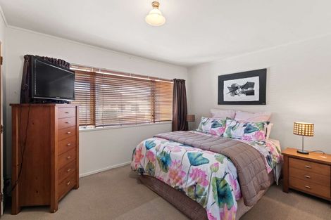 Photo of property in 22 Norfolk Rise, Waiuku, 2123