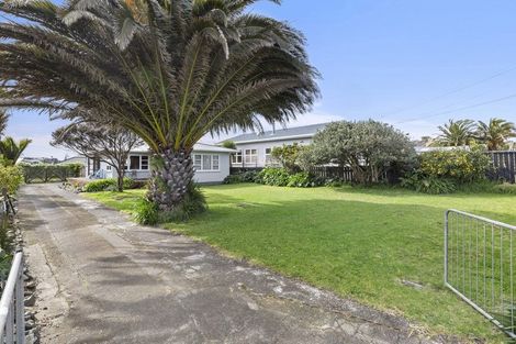 Photo of property in 13 Lorenzen Bay Road, Raglan, 3225