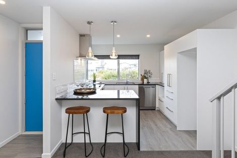 Photo of property in 22 Menin Gate Crescent, Broomfield, Christchurch, 8042