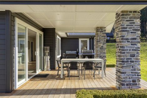 Photo of property in 7 Lochinvar Lane, Acacia Bay, Taupo, 3385