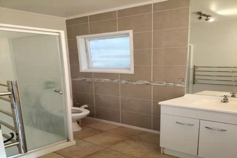 Photo of property in 5 Hutchinsons Road, Bucklands Beach, Auckland, 2014