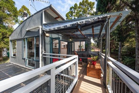 Photo of property in 220 Woodlands Park Road, Titirangi, Auckland, 0604