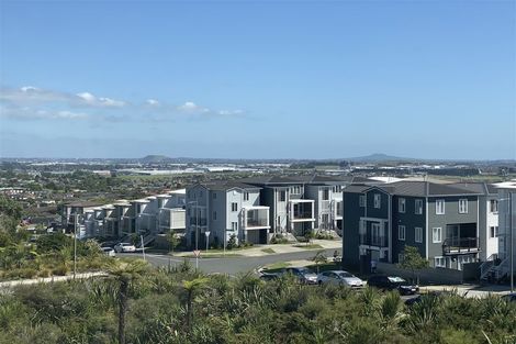 Photo of property in 8 Puhakehake Place, Flat Bush, Auckland, 2019