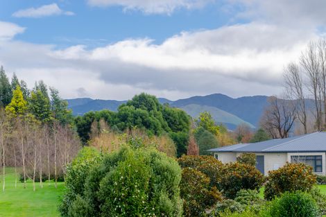 Photo of property in 5 Rexwood Estate, Carterton, 5713