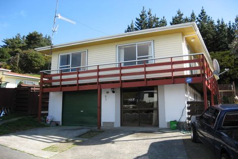 Photo of property in 43 Stockdale Street, Wainuiomata, Lower Hutt, 5014