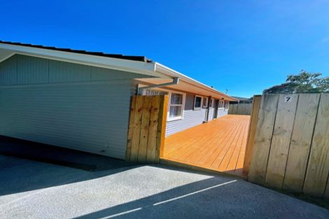 Photo of property in 7 Tamahere Drive, Glenfield, Auckland, 0629