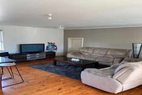 Photo of property in 9 Arimu Road, Papakura, 2110
