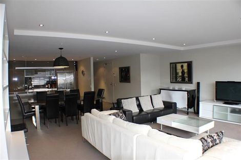 Photo of property in Dune, 2a/138 Oriental Parade, Oriental Bay, Wellington, 6011