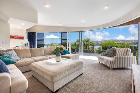 Photo of property in 28 Molyneux Close, Whitby, Porirua, 5024