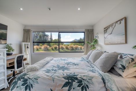 Photo of property in 1 Woodley Place, Glenorchy, 9372