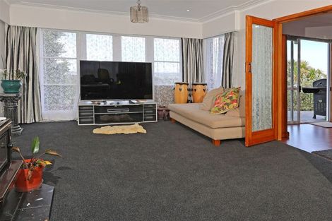 Photo of property in 4247 Great North Road, Glendene, Auckland, 0602