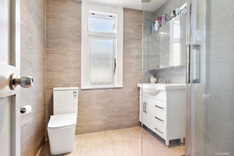 Photo of property in 8b Quest Terrace, Mount Roskill, Auckland, 1041