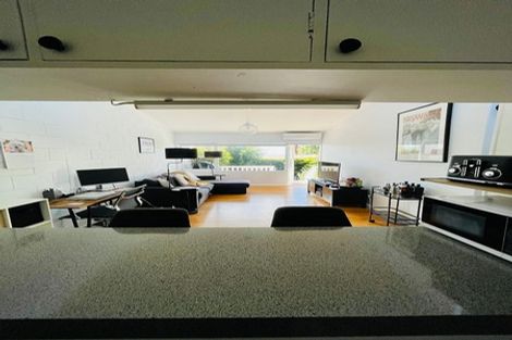 Photo of property in 2/289 Glenfield Road, Glenfield, Auckland, 0629