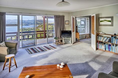 Photo of property in 105 Kahu Road, Paremata, Porirua, 5024