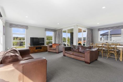 Photo of property in 43 Lakeside Terrace, Omokoroa, 3114