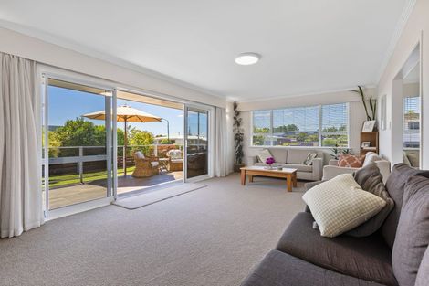 Photo of property in 46 Nevada Drive, Merrilands, New Plymouth, 4312