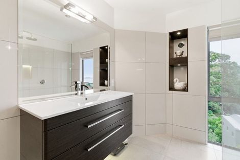 Photo of property in 10 Cadiz Lane, Mount Pleasant, Christchurch, 8081