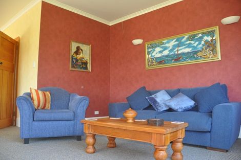 Photo of property in 6 Convent Road, Bluff Hill, Napier, 4110