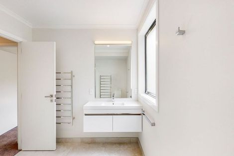 Photo of property in 12 Jacobsen Lane, Ngaio, Wellington, 6035