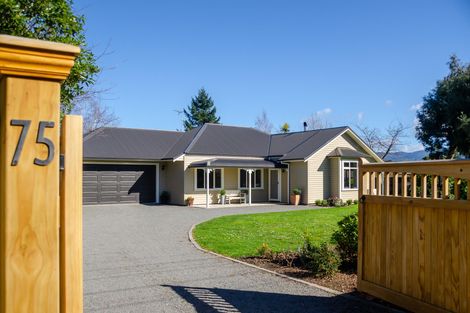 Photo of property in 75 Frederick Street, Carterton, 5713