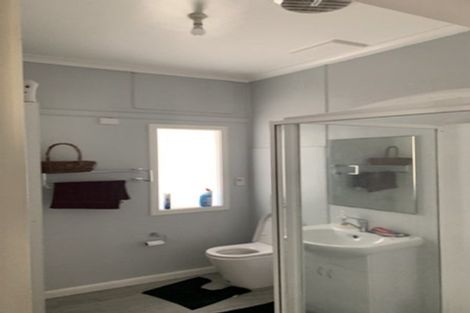 Photo of property in 98/98a Weraroa Road, Levin, 5510