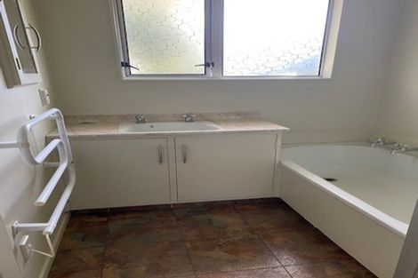 Photo of property in 2/64 Crofton Road, Harewood, Christchurch, 8051