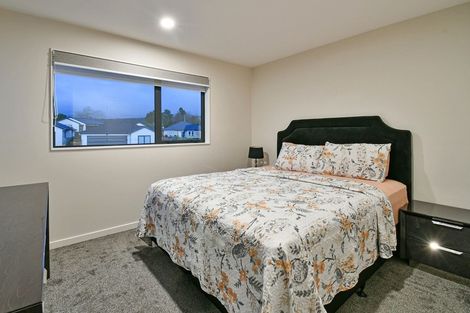 Photo of property in 76 Twin Parks Rise, Papakura, 2110