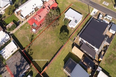 Photo of property in 114 Beverley Terrace, Whangamata, 3620