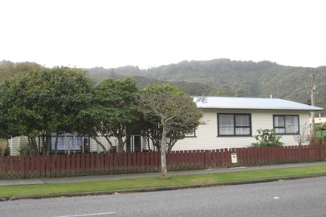 Photo of property in 83 Glen Road, Stokes Valley, Lower Hutt, 5019