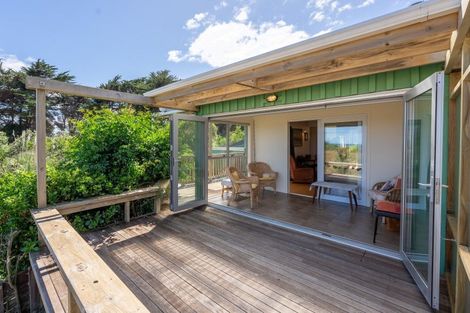 Photo of property in 69 Sims Road, Te Horo Beach, Otaki, 5581