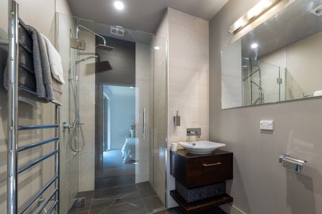 Photo of property in 1 Mcdonnell Road, Arrowtown, 9302