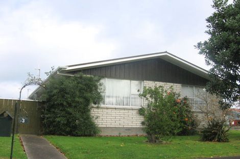 Photo of property in 3 Hollows Crescent, Takaro, Palmerston North, 4412