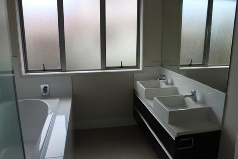 Photo of property in 715a Beach Road, Browns Bay, Auckland, 0630