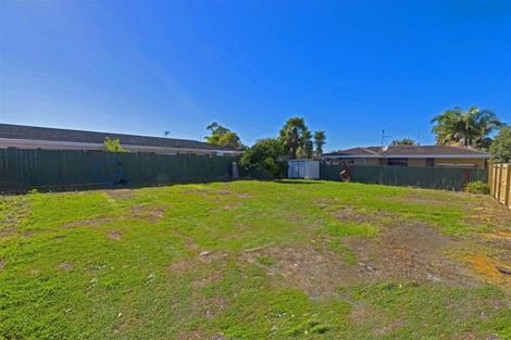 Photo of property in 209a Edmonton Road, Te Atatu South, Auckland, 0610