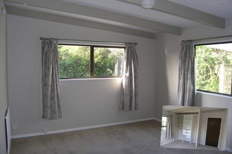 Photo of property in 33a Pekanga Road, Normandale, Lower Hutt, 5010