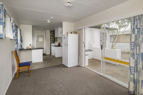 Photo of property in 19 Stirling Street, Levin, 5510
