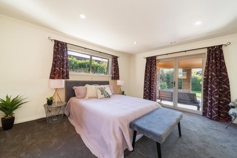 Photo of property in 4 Coburn Place, Lake Hayes, Queenstown, 9304