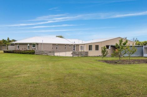 Photo of property in 8 Riverside Way, Amberley, 7410